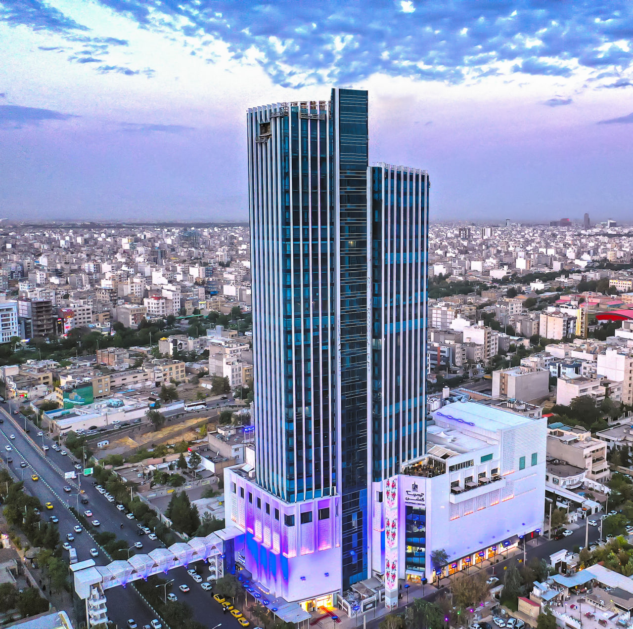 مراکز خرید مشهد ۱۴۰۴ : ۶ بازار سنتی و مدرن برتر که باید بازدید کنید